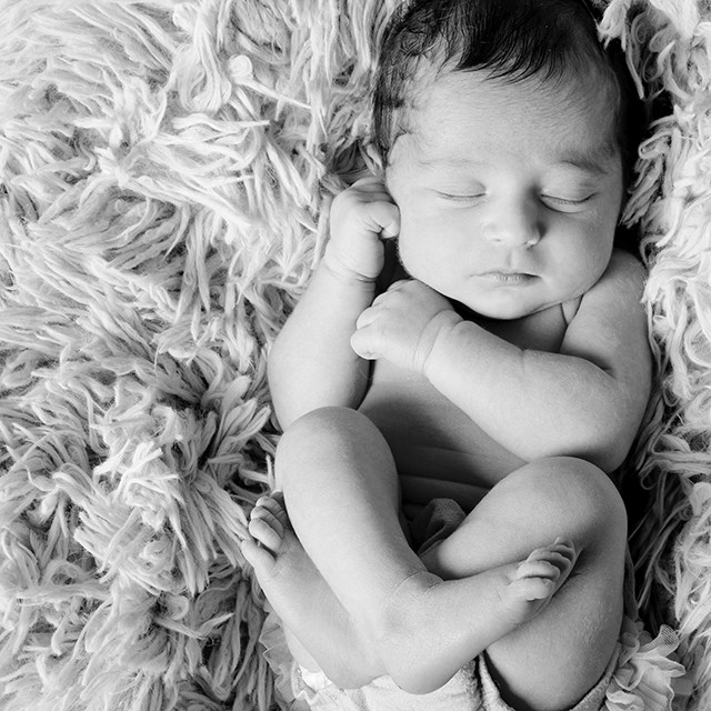 photographie d'un bébé endormi